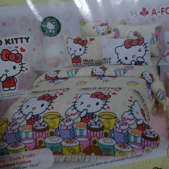 NWT Hello Kitty Double Twin Bedroom Linen Chic Fitted Sheet and Pillowcase Set - Picture 3 of 3